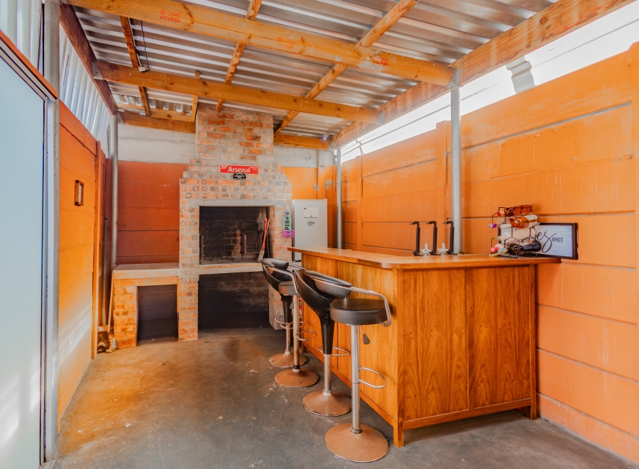 2 Bedroom Property for Sale in Hagley Western Cape